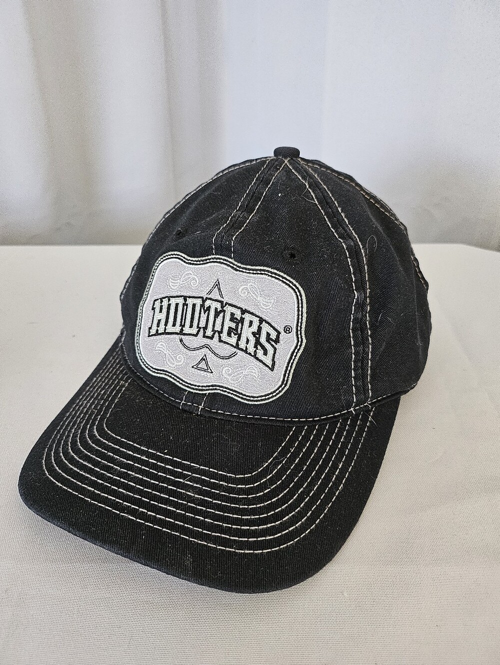Hooters Baseball Cap Truckers Hat Adjustable Unisex
